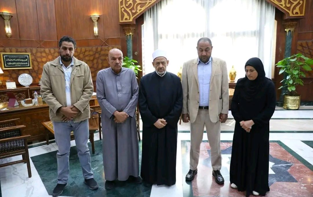 شيخ الأزهر يعزّي أسرتي طالبي معهد دنوشر ويؤكد محاسبة المتسببين في الحادث