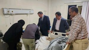 بعد إصابته بسقوط مواد بناء.. مدير تعليم بني سويف يطمئن على الطالب إيهاب أشرف 2 بعد إصابته بسقوط مواد بناء.. مدير تعليم بني سويف يطمئن على إيهاب أشرف
