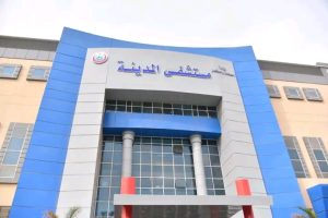وزير الصحة يفاجئ مستشفى العبور بزيارة ميدانية