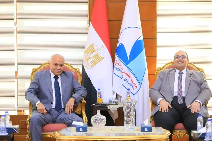 1793201538104 رئيسا جامعتي كفر الشيخ ورشيد يبحثان تعزيز التعاون رئيسا جامعتي كفر الشيخ ورشيد يبحثان تعزيز التعاون الأكاديمي والبحثي موقع في الجامعة