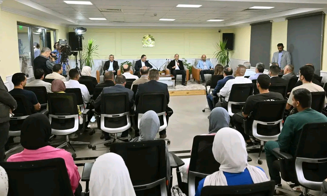مدبولي: 25 طبيب أسنان في مكان لا يضم سوى كرسي واحد للعلاج