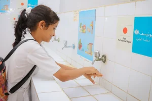 201904291.jpg تعليم الفيوم يوجه رسالة عاجلة لأولياء الأمور «زجاجة مياه مع كل طالب».. تعليم الفيوم يوجه رسالة عاجلة لأولياء الأمور قبل انقطاع المياه الأحد موقع في الجامعة