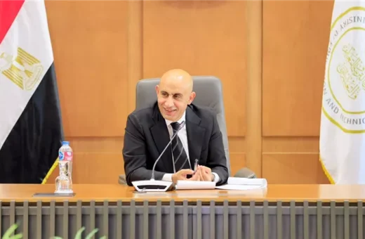 زيادة حافز التدريس للمعلمين إلى 2100 جنيه بدلًا من 1000