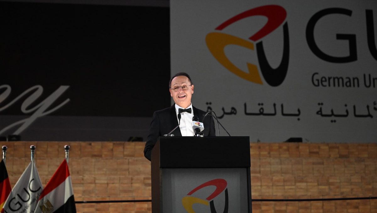 9bc15d31 39e0 472e 8249 1e6b36488cbc خريجي الجامعة الألمانية أشرف منصور لخريجي الجامعة الألمانية: التعليم والعلم بوابة إرساء ثقافة السلام موقع في الجامعة