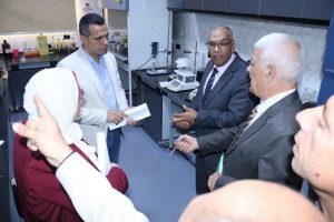 طب بيطري بنها تستعرض إمكاناتها أمام لجنة البورد المصري