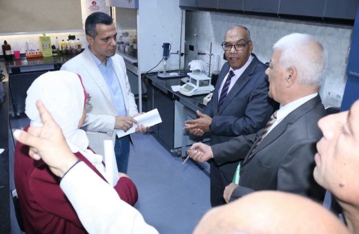 طب بيطري بنها تستعرض إمكاناتها أمام لجنة البورد المصري