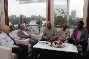 FB IMG 1791886210366 نقيب المعلمين يبحث مع وفد سوداني نقيب المعلمين يبحث مع وفد سوداني الاستفادة من الخبرات المصرية وتطوير خدمات المعلمين موقع في الجامعة