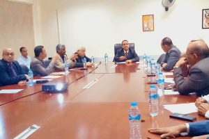 FB IMG 1792340478198 جامعة أسوان تناقش انتظام الدراسة وضوابط التحويلات جامعة أسوان تناقش انتظام الدراسة وضوابط التحويلات وخطة الأنشطة الطلابية للعام الجامعي 2026/2027 موقع في الجامعة