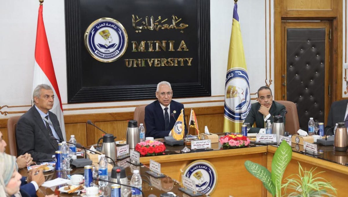 FB IMG 1792578128830 جامعة المنيا رئيس جامعة المنيا يعلن خريطة المشروعات الجديدة.. مستشفيان بسعة 670 سريرًا وانطلاقة استثمارية موقع في الجامعة