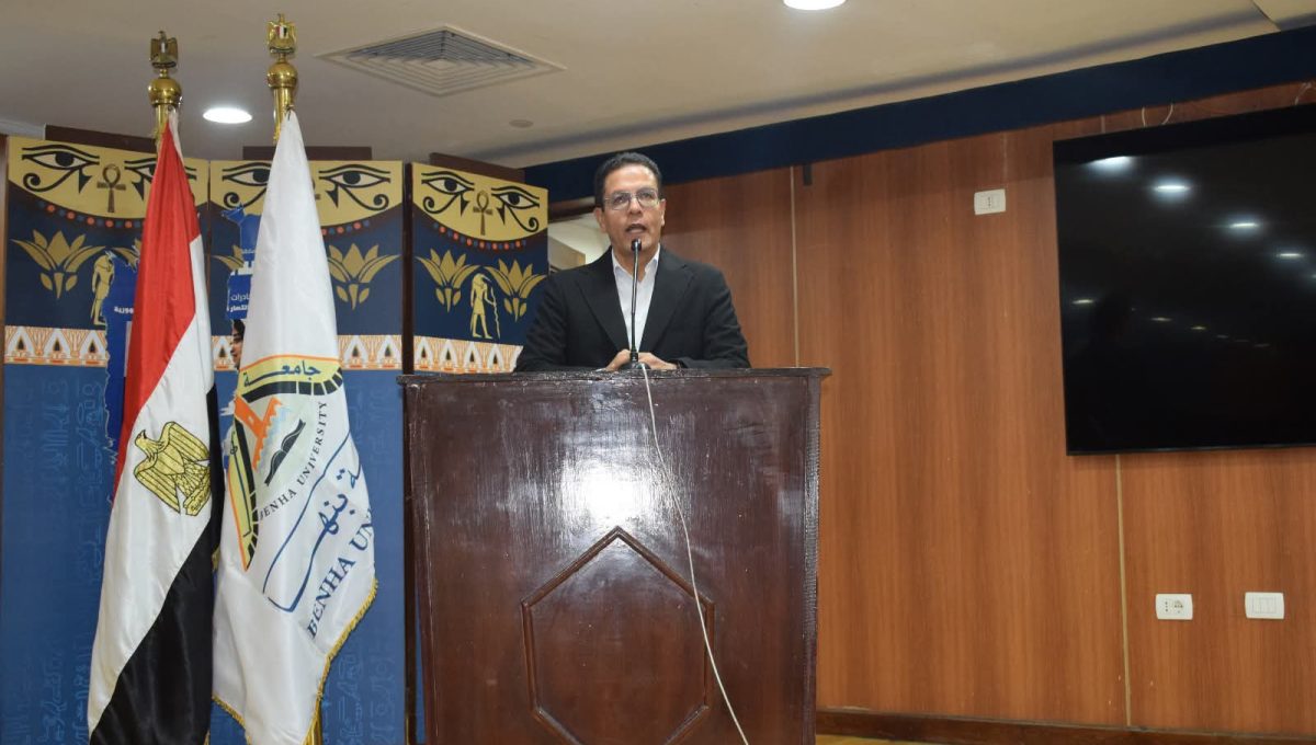 رئيس جامعة بنها: تدريب العاملين ورفع كفاءتهم أولوية لتعزيز الأداء المؤسسي