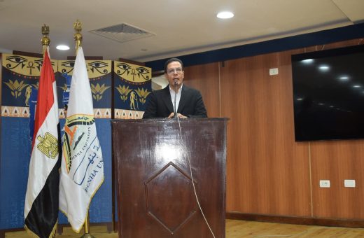 رئيس جامعة بنها: تدريب العاملين ورفع كفاءتهم أولوية لتعزيز الأداء المؤسسي