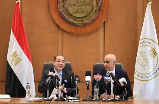 الحكومة تكشف تفاصيل الرواتب الجديدة وموعد تطبيقها