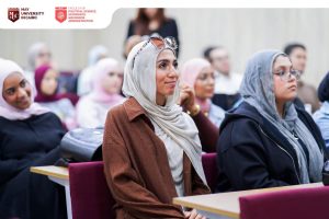 FB IMG 1793113050826 جامعة مايو بالقاهرة جامعة مايو بالقاهرة تنظم ندوة لتعريف الطلاب بمهارات بناء العلامة الشخصية والتطوير المهني| صور موقع في الجامعة