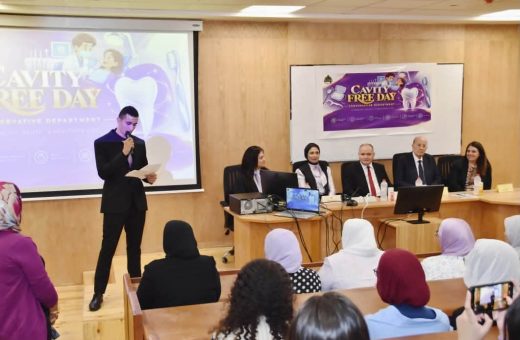 FB IMG 1793254572849 انطلاق كلية الفنون التطبيقية بجامعة السويس الأهلية جامعة القاهرة الأهلية توظف الذكاء الاصطناعي لتوعية الطلاب بطرق الوقاية من تسوس الأسنان موقع في الجامعة