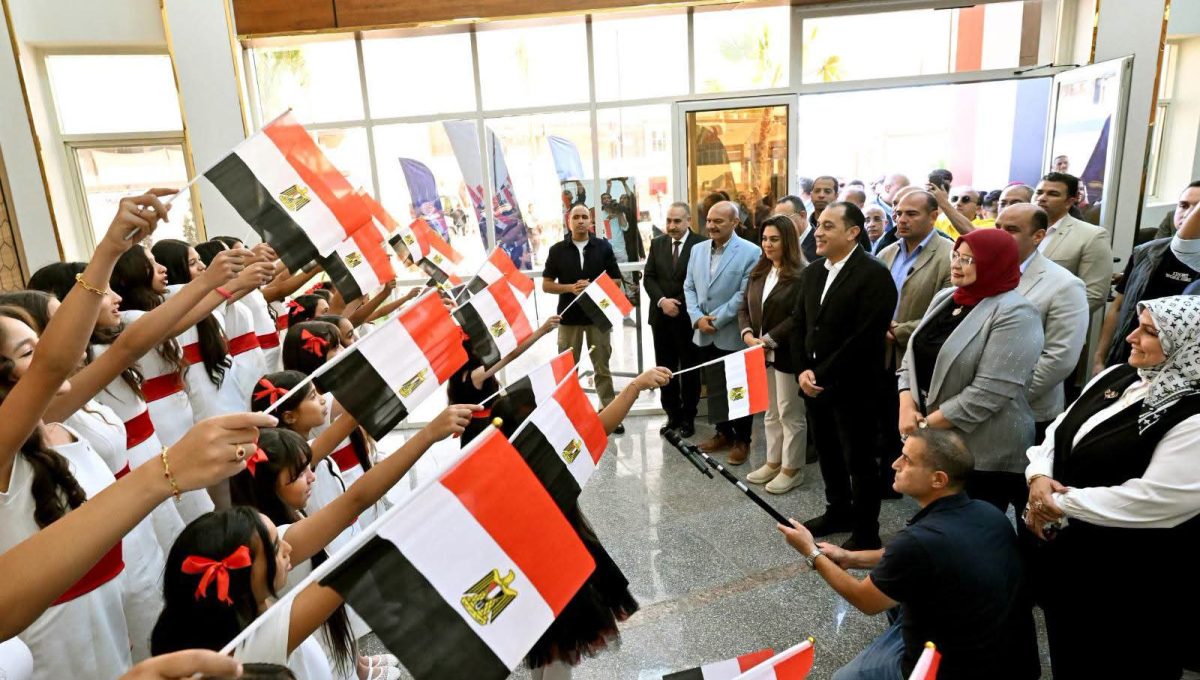FB IMG 1793277808089 مدرسة النيل الدولية بالسويس مدبولي يفتتح مدرسة النيل الدولية بالسويس.. 56 فصلًا وطاقة استيعابية تصل إلى 1300 طالب موقع في الجامعة