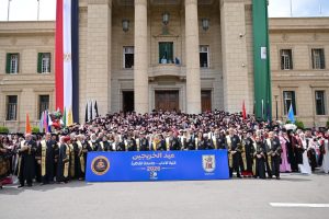 آداب القاهرة تودّع دفعة «جمال حمدان».. تكريم خريجي 2026 والحاصلين على الدراسات العليا