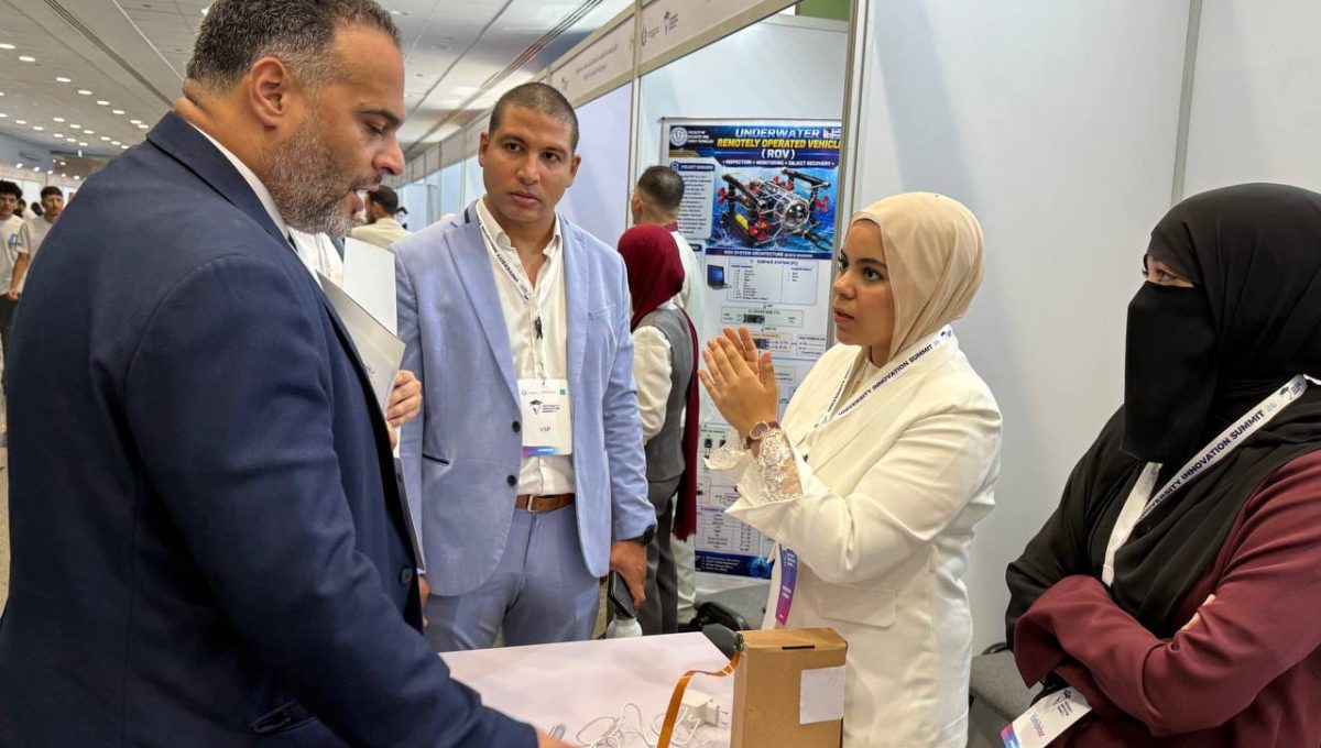 طلاب جامعة عين شمس يتصدرون قمة الابتكار الجامعي 2026