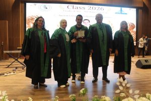 بحضور نائب رئيس الجامعة.. جامعة عين شمس تحتفل بتخرج دفعة جديدة من كلية الآداب 2 IMG 20261002 WA0107 جامعة عين شمس تحتفل بتخرج دفعة جديدة من كلية الآداب بحضور نائب رئيس الجامعة.. جامعة عين شمس تحتفل بتخرج دفعة جديدة من كلية الآداب موقع في الجامعة