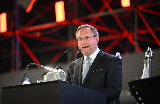 IMG 20261003 WA0070 جامعة قناة السويس تحصد المركز الثالث جمهوريًا عمدة مدينة أولم من حفل تخرج «GIU»: شهاداتكم بداية لإنجازات عظيمة.. ومستقبل مصر وألمانيا تصنعه جسور العلم والصداقة موقع في الجامعة