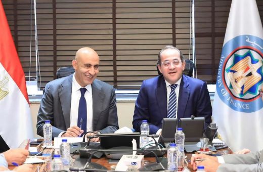 التعليم تعلن زيادة مرتبات المعلمين العام الدراسي المقبل