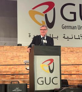 IMG 20261008 WA0054 3 شخصيات ألمانية بارزة توجه رسائل قوية لخريجي GUC 3 شخصيات ألمانية بارزة توجه رسائل قوية لخريجي «GUC»: تعلّموا باستمرار واعبروا الحدود وكونوا سفراء لمصر وألمانيا موقع في الجامعة