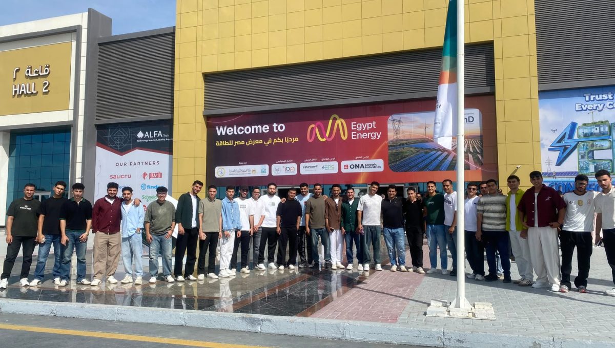 IMG 20261013 WA0134 طلاب جامعة الدلتا التكنولوجية من الطاقة الشمسية إلى الشبكات الذكية.. طلاب جامعة الدلتا التكنولوجية في قلب Egypt Energy 2026 موقع في الجامعة