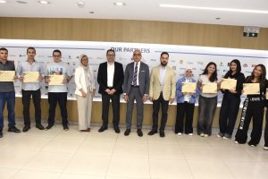 IMG 20261015 WA0031 جامعة عين شمس الأهلية تكرّم أوائل 4 برامج أكاديمية جامعة عين شمس الأهلية تكرّم أوائل 4 برامج أكاديمية بعد تفوقهم في العام الأول موقع في الجامعة
