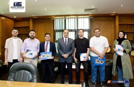 فريق السوشيال ميديا بالجامعة الحديثة للتكنولوجيا والمعلومات