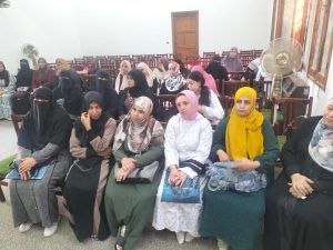 IMG 20261024 WA0019 جامعة قناة السويس تناقش تأثير الأصدقاء جامعة قناة السويس تناقش تأثير الأصدقاء على قرارات الشباب وطرق التربية السليمة للأبناء موقع في الجامعة