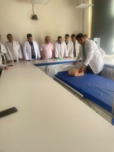 IMG 20261024 WA0079 جامعة الإسماعيلية الجديدة الأهلية تدعم تأهيل طلاب جامعة الإسماعيلية الجديدة الأهلية تدعم تأهيل طلاب الطب بالتدريب على المحاكاة الطبية موقع في الجامعة