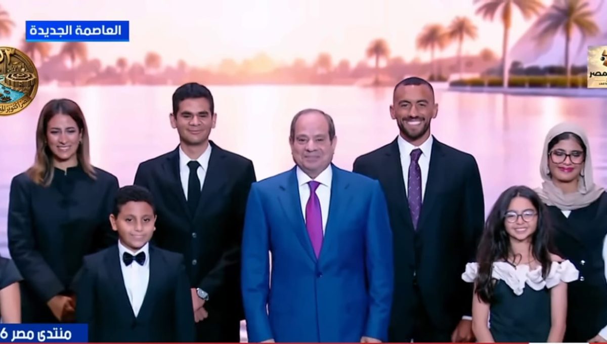IMG 20261025 WA0020 الرئيس السيسي يكرّم 5 طلاب من جامعة عين شمس الرئيس السيسي يكرّم 5 طلاب من جامعة عين شمس بعد تصدرهم مسابقات عالمية في التكنولوجيا موقع في الجامعة