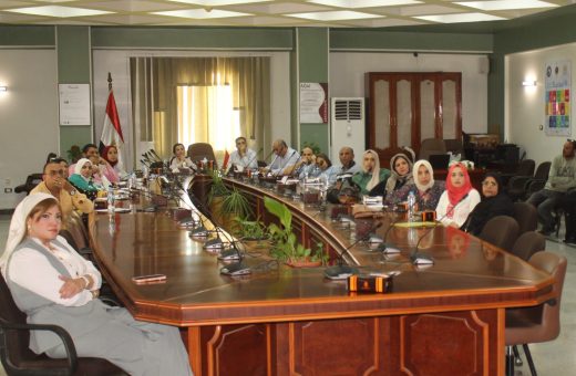 جامعة المنصورة تدرب الجهاز الإداري على توظيف الذكاء الاصطناعي في خدمة الطلاب الوافدين