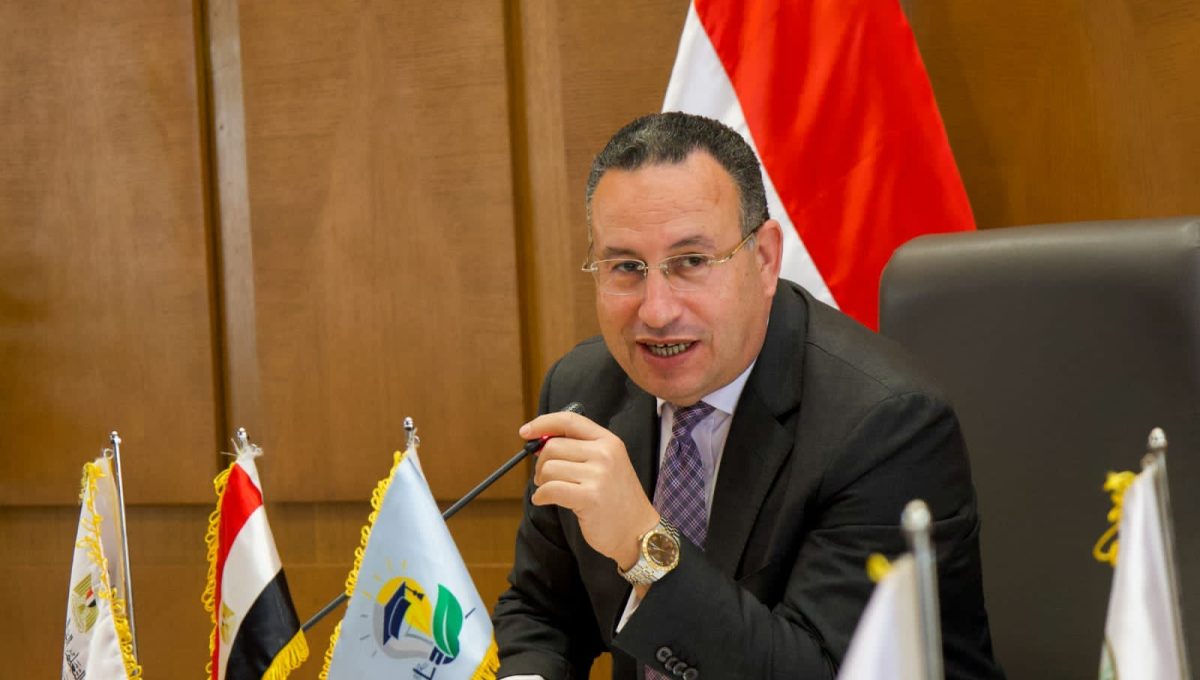 الدكتور عبدالعزيز قنصوة وزير التعليم العالي