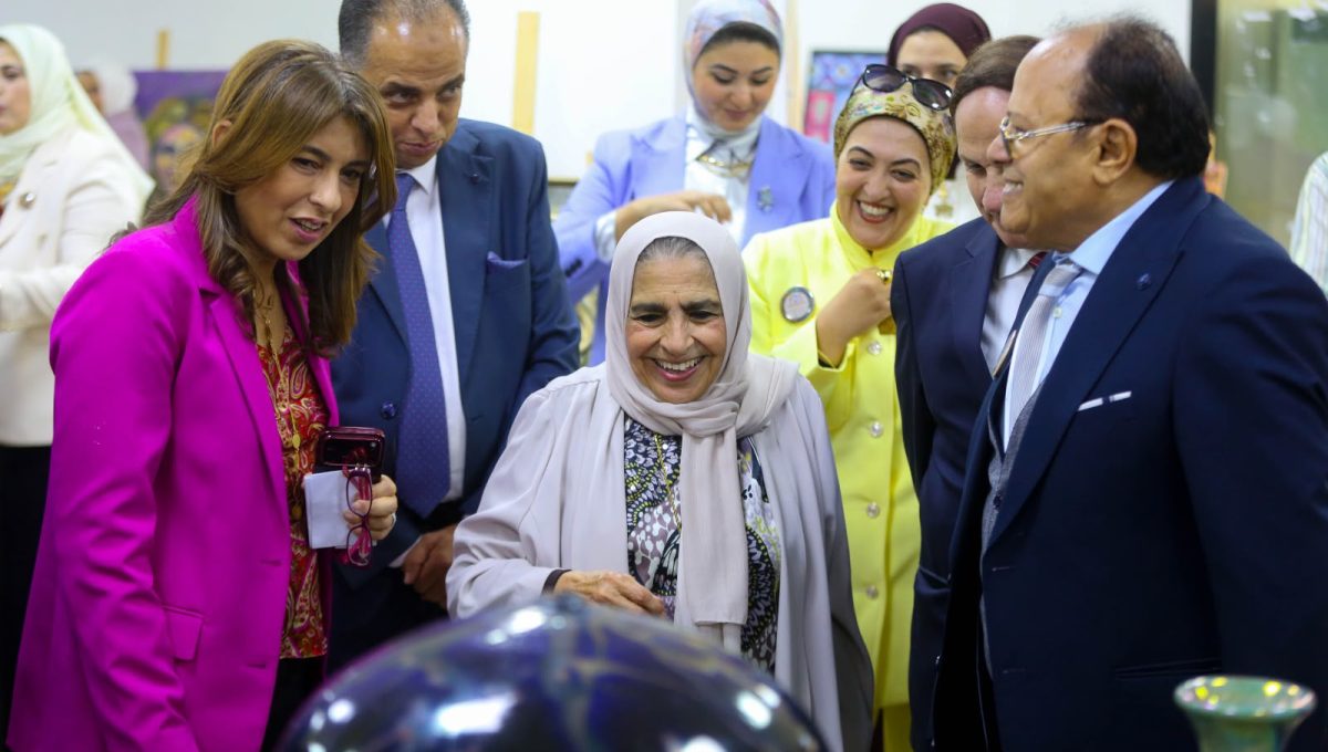 IMG 20261027 WA0075 الجامعة المصرية الصينية من تطوير التعليم إلى حماية التراث.. 7 توصيات لمؤتمر الجامعة المصرية الصينية حول الهوية الثقافية موقع في الجامعة