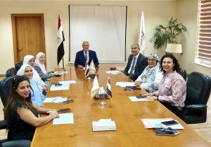 مجلس كلية العلاج الطبيعي بجامعة مصر الجديدة يناقش استعدادات امتحانات الميدتيرم 2 رئيس جامعة مصر الجديدة يشارك في اجتماع مجلس كلية العلاج الطبيعي بحضور قيادات أكاديمية