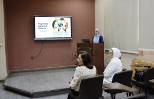 «طب بيطري القاهرة» تناقش طرق انتقال السعار ودور الطبيب البيطري في الوقاية 4 IMG 4371 طب بيطري القاهرة «طب بيطري القاهرة» تناقش طرق انتقال السعار ودور الطبيب البيطري في الوقاية موقع في الجامعة