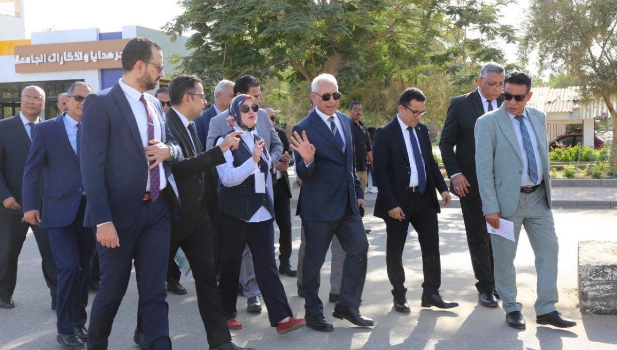 IMG 4823 مجلس جامعة المنيا بالصور.. جولة لمجلس جامعة المنيا داخل المدينة الرياضية وملاعب التربية موقع في الجامعة