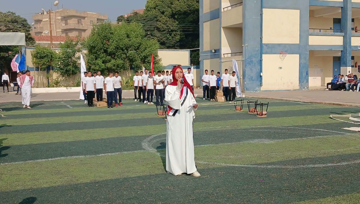 IMG 4921 مدير تعليم بني سويف مدير تعليم بني سويف يتفقد المدارس ويتابع التقييمات ويشهد احتفالية نصر أكتوبر موقع في الجامعة