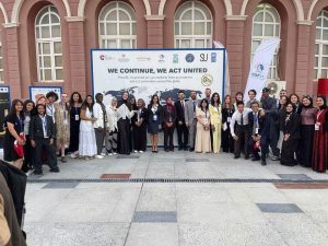 IMG 4943 طالبة بجامعة الأهرام الكندية تمثل مصر طالبة بجامعة الأهرام الكندية تمثل مصر في محاكاة مؤتمر المناخ COP31 موقع في الجامعة