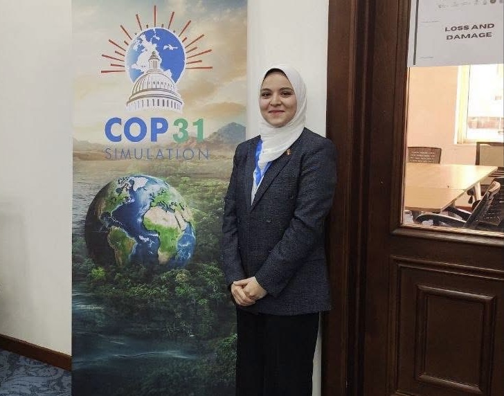 IMG 4949 طالبة بجامعة الأهرام الكندية تمثل مصر طالبة بجامعة الأهرام الكندية تمثل مصر في محاكاة مؤتمر المناخ COP31 موقع في الجامعة