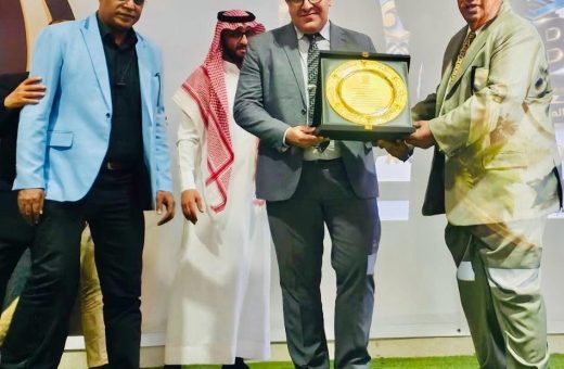 IMG 5044 الأوقاف الملحق الثقافي المصري بالسعودية يتفقد مدارس مسار المنهج المصري بالرياض موقع في الجامعة