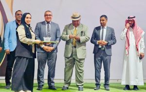IMG 5046 الملحق الثقافي المصري بالسعودية الملحق الثقافي المصري بالسعودية يتفقد مدارس مسار المنهج المصري بالرياض موقع في الجامعة