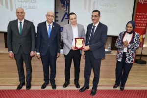 IMG 5258 المتميزين بالتدريب الصيفي بمعهد ITI رئيس جامعة المنوفية يكرم الطلاب المتميزين بالتدريب الصيفي بمعهد ITI موقع في الجامعة