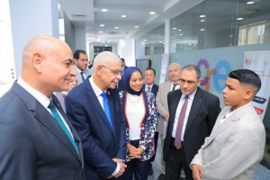 IMG 5260 المتميزين بالتدريب الصيفي بمعهد ITI رئيس جامعة المنوفية يكرم الطلاب المتميزين بالتدريب الصيفي بمعهد ITI موقع في الجامعة