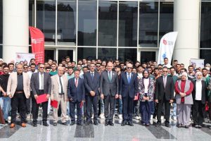 IMG 5261 المتميزين بالتدريب الصيفي بمعهد ITI رئيس جامعة المنوفية يكرم الطلاب المتميزين بالتدريب الصيفي بمعهد ITI موقع في الجامعة