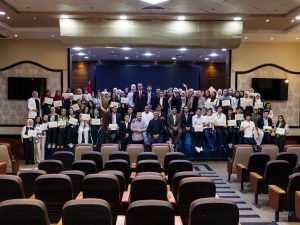 IMG 5345 جائزة «المندوب المتميز» طالبة بجامعة الأهرام الكندية تتوج بجائزة «المندوب المتميز» في نموذج الاتحاد الأفريقي موقع في الجامعة
