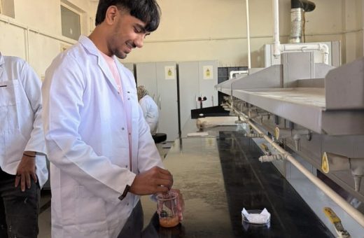 IMG 5728 جامعة بني سويف الأهلية من قشور الجمبري إلى مواد حيوية.. تجربة مبتكرة لطلاب جامعة بني سويف الأهلية موقع في الجامعة