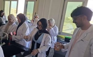 IMG 5732 جامعة بني سويف الأهلية من قشور الجمبري إلى مواد حيوية.. تجربة مبتكرة لطلاب جامعة بني سويف الأهلية موقع في الجامعة