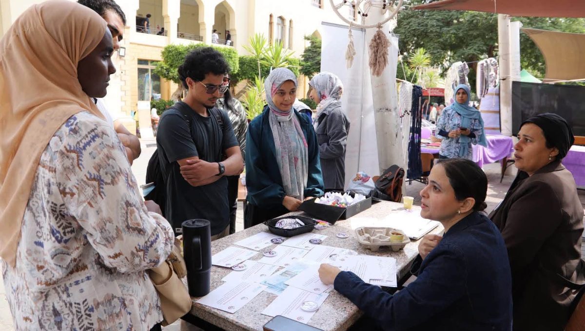 IMG 5851 جامعة عين شمس تنظم فعالية جامعة عين شمس تنظم فعالية توعوية لتصحيح المفاهيم المغلوطة عن الالتهاب السحائي موقع في الجامعة