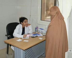 IMG 5962 قافلة جامعة عين شمس بحلايب وشلاتين الكشف الطبي وصرف العلاج مجانًا.. تفاصيل قافلة جامعة عين شمس بحلايب وشلاتين موقع في الجامعة